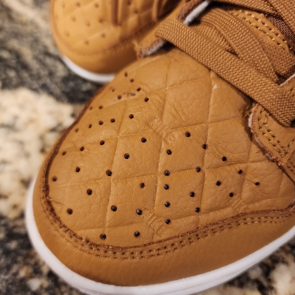 Nike Wheat/Gum Quilted Dunk Lows - Picture 3 of 7